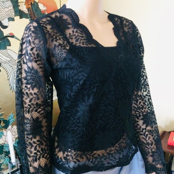 Isda & Co Black Lace Top, Size 2 - Picture 4 of 7